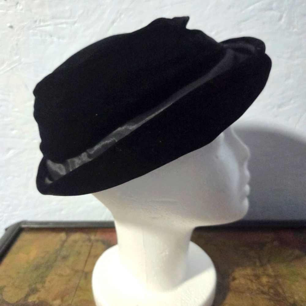 Vintage 50s Neusteters Denver Black Velvet Slouch Hat